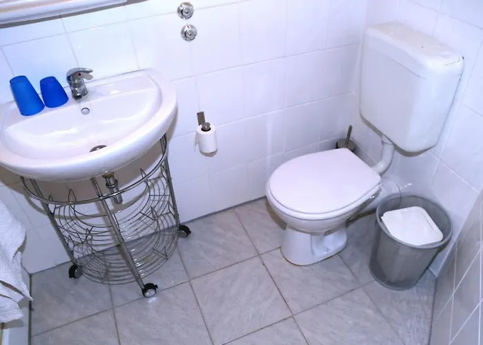 公寓 Koblenzerstrasse 16 *