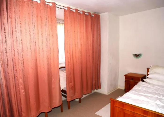 Koblenzerstrasse 16 *